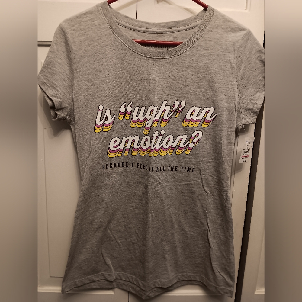 Fitted Gray Short Sleeve Tee with Playful Text